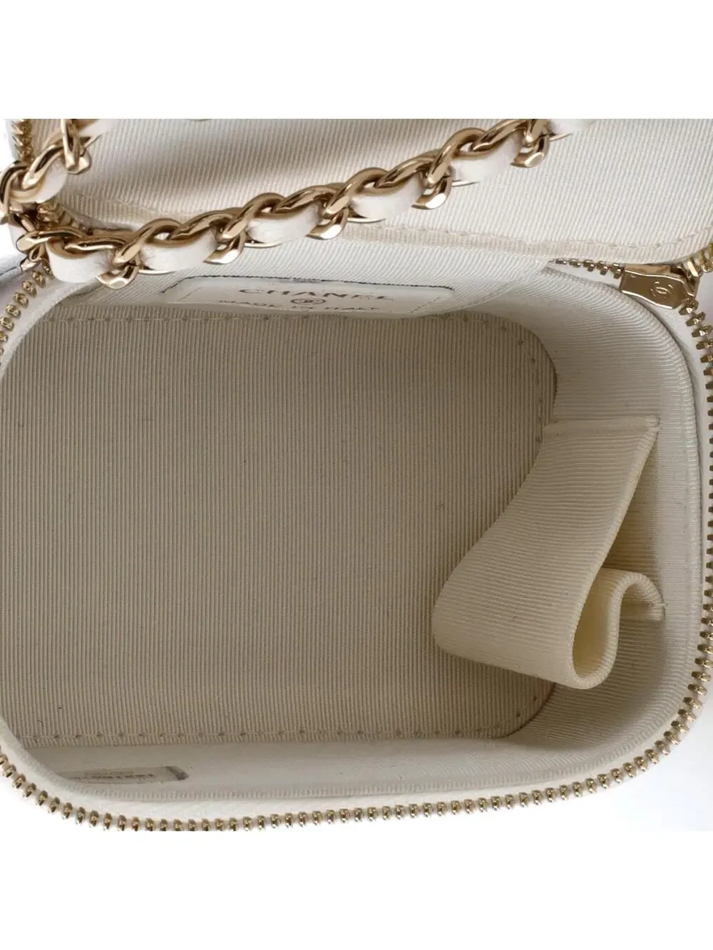 Chanel Camellia Bow Vanity Case With #292107C27B